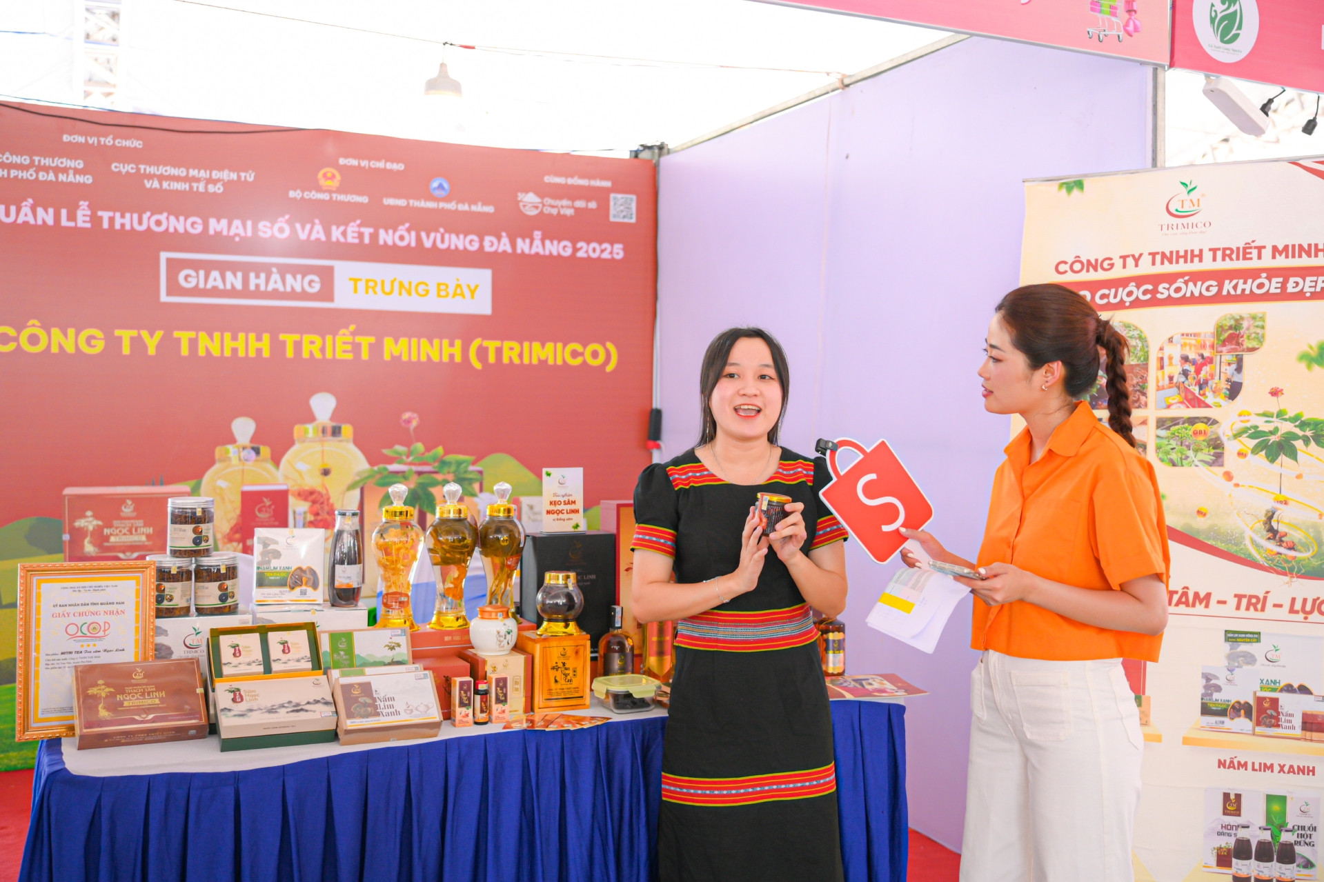 Tuần lễ TMĐT - Kết nối vùng Đà Nẵng 2025: quảng bá sản phẩm OCOP qua Shopee Live