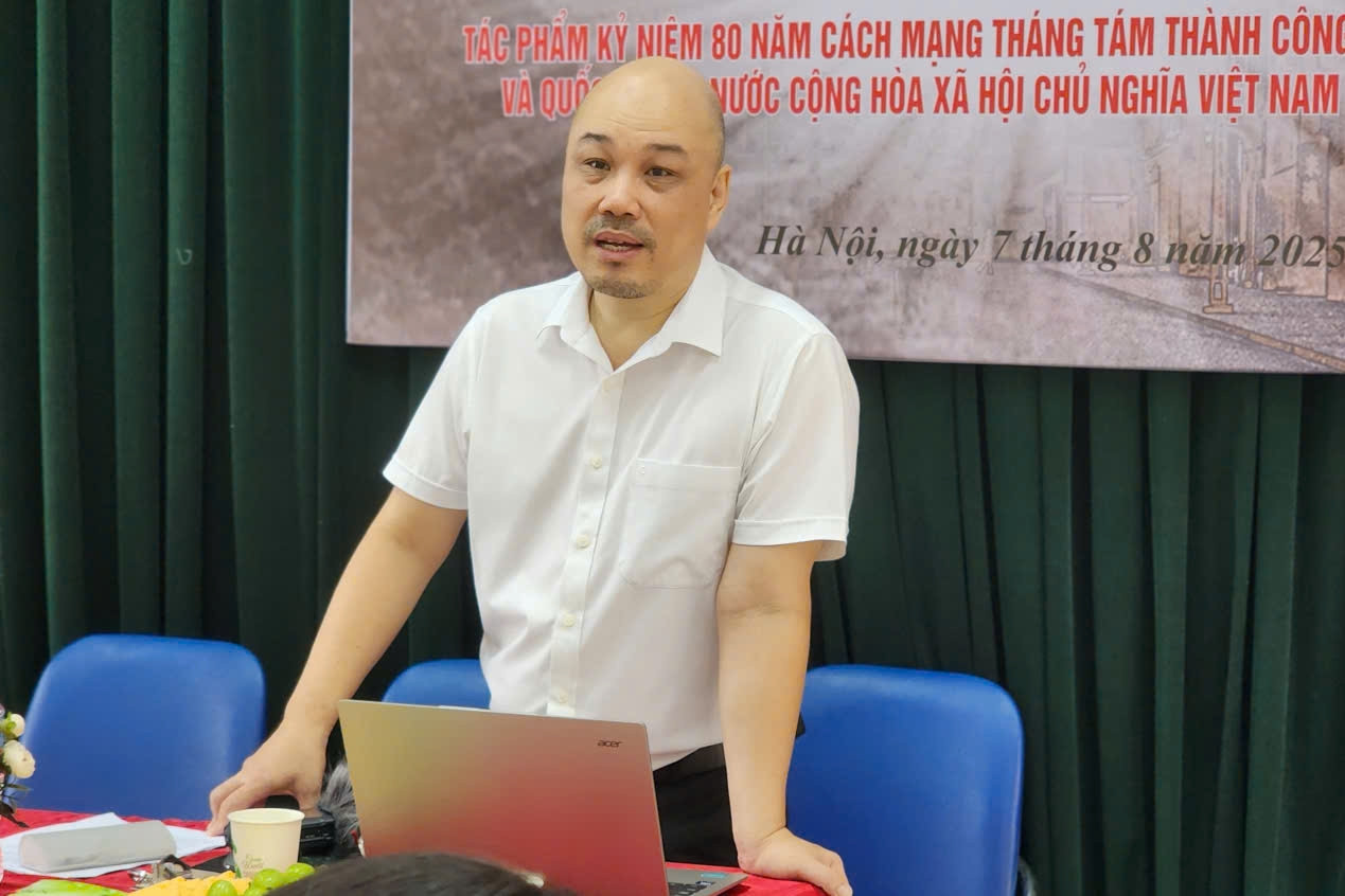 Vở cải lương tái hiện hình ảnh Chủ tịch Hồ Chí Minh từ Việt Bắc về Hà Nội