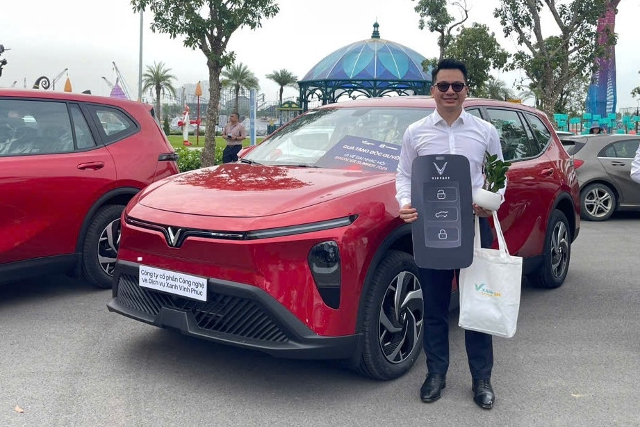 Với khoảng 700 triệu, có thể mua xe 7 chỗ nào để chạy dịch vụ ngon, bổ, rẻ?