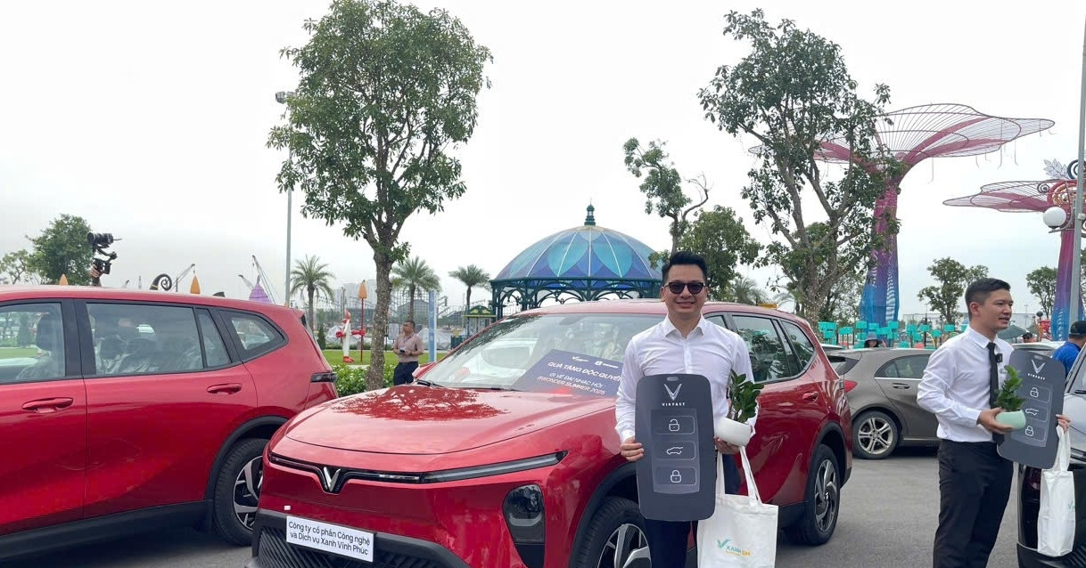 Ffgff Với khoảng 700 triệu, có thể mua xe 7 chỗ nào để chạy dịch vụ ngon - bổ ...