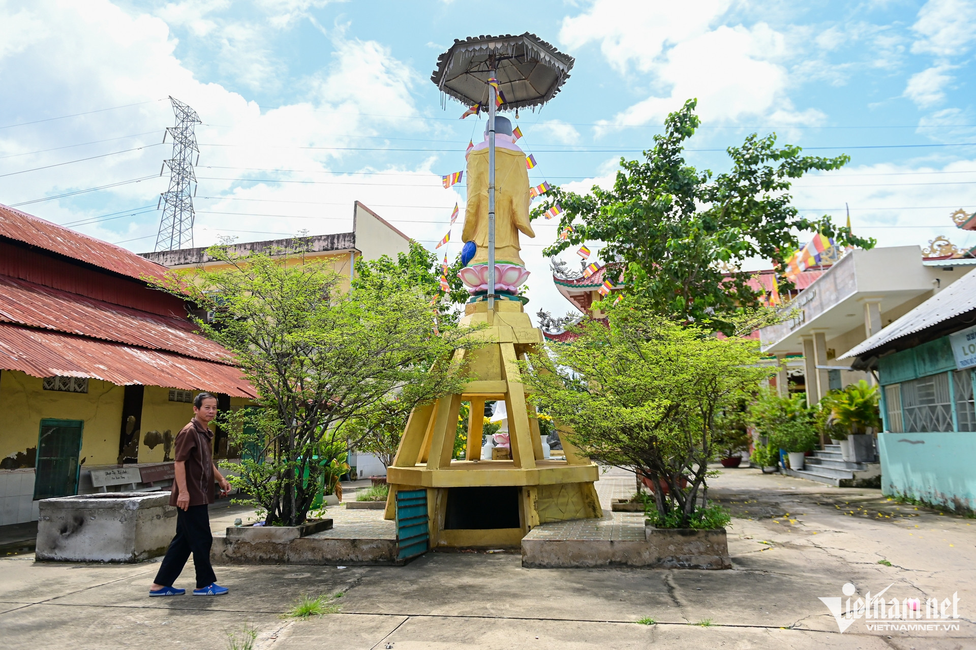 W-chùa quận 7 Nguyễn Huế 7.jpg