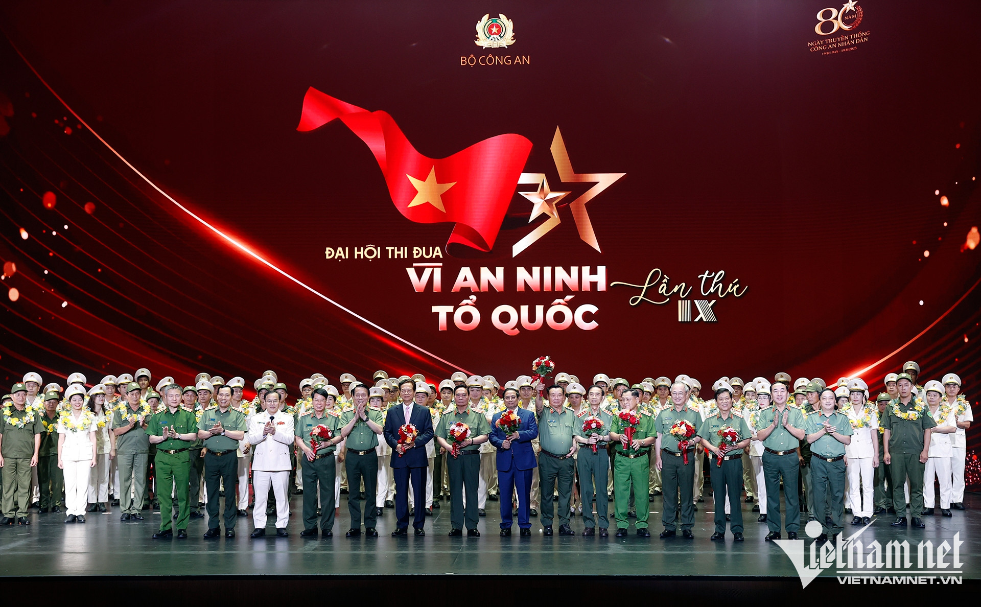 W-tặng hoa.jpeg
