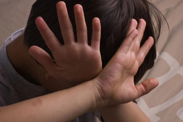 Bé gái bị lừa đi khách sạn xâm hại nhưng không tố cáo vì sợ lộ danh tính