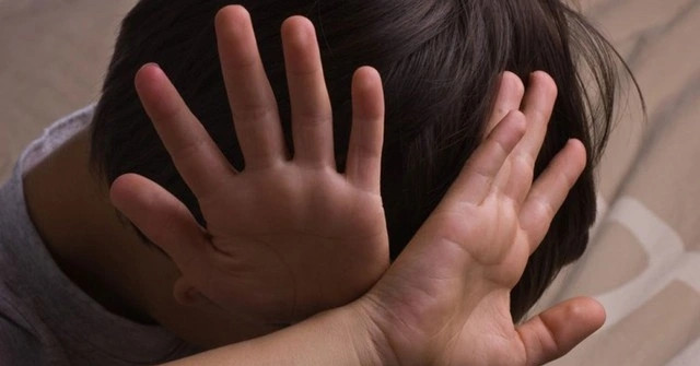 Bé gái bị lừa đi khách sạn xâm hại nhưng không tố cáo vì sợ lộ danh tính