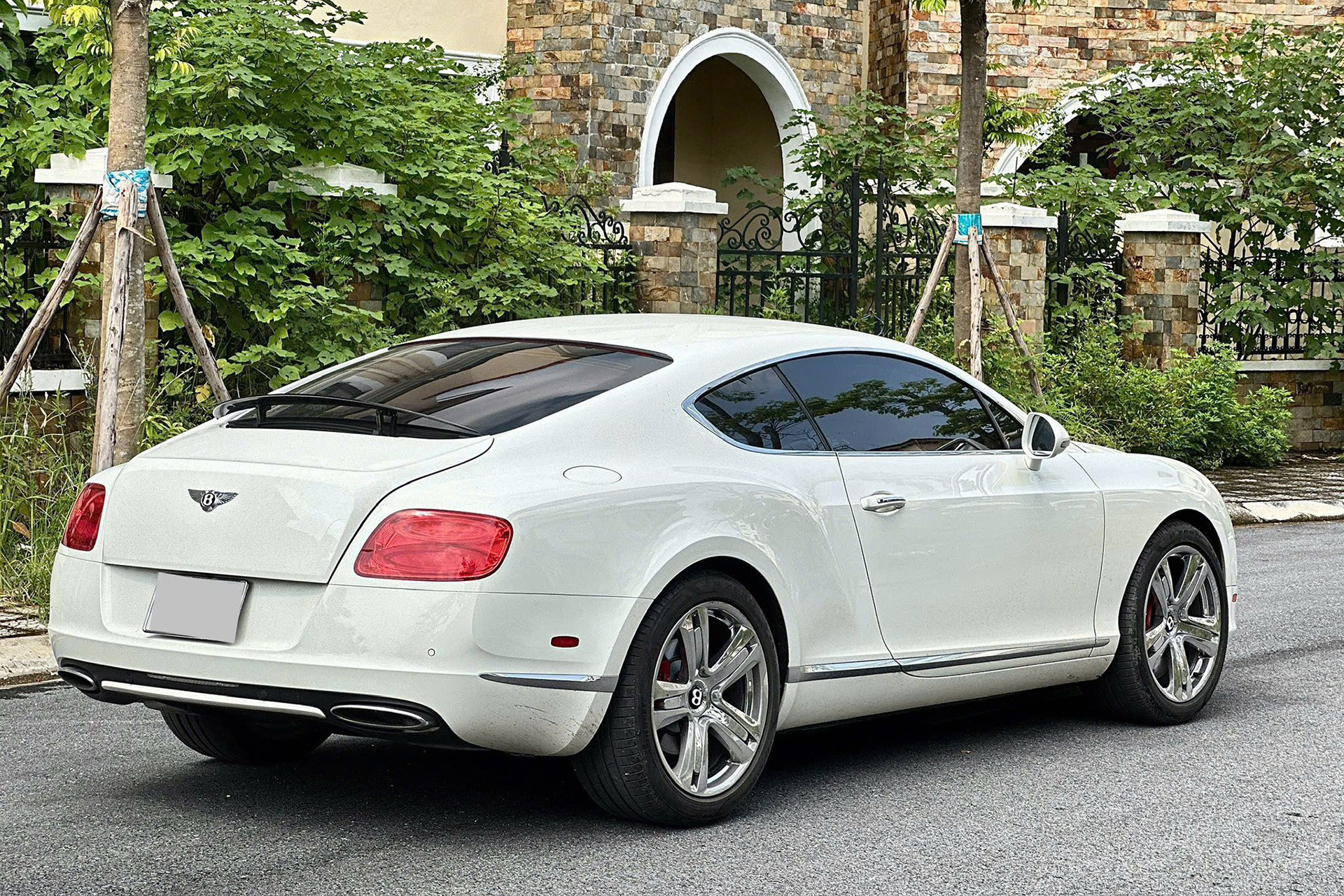 bentley continental 2.jpg
