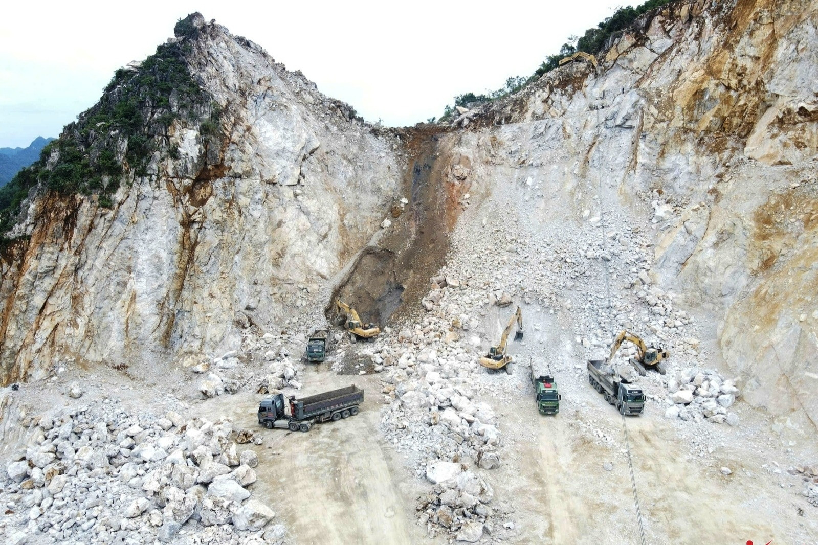 Cận cảnh mỏ đá ở Ninh Bình bị yêu cầu rà soát, xử lý