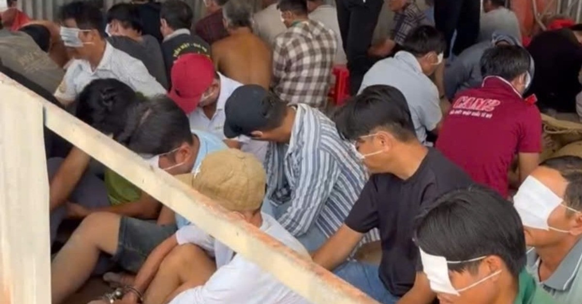 Cảnh sát hình sự đột kích ổ đá gà &amp;apos;khủng&amp;apos; trong căn nhà do Trần Anh Minh làm chủ