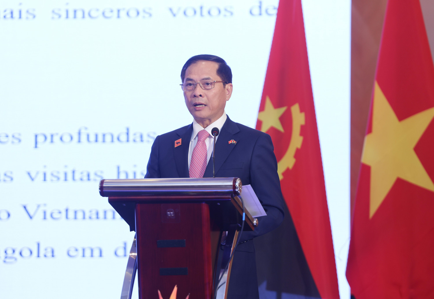 chu tich nuoc du le ky niem 50 nam thiet lap quan he ngoai giao viet nam angola 8197209.jpg