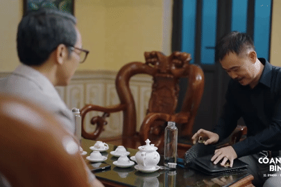 'Có anh nơi ấy bình yên' tập 8: Bằng đưa phong bì dày cộp để cảm ơn chủ tịch Thứ