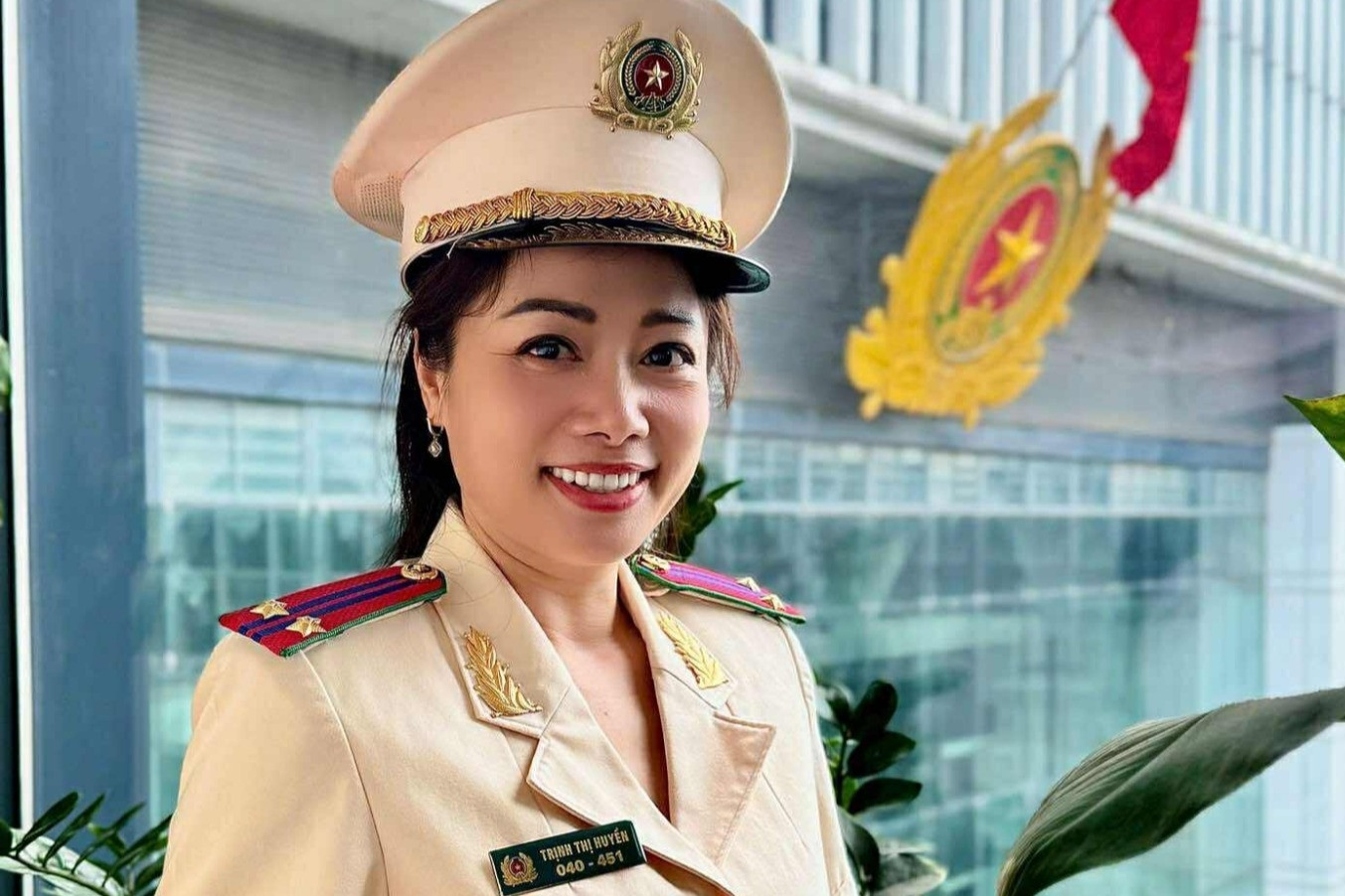 Hé lộ hôn nhân của nữ công an tài sắc đóng phim VTV 'Có anh nơi ấy bình yên'