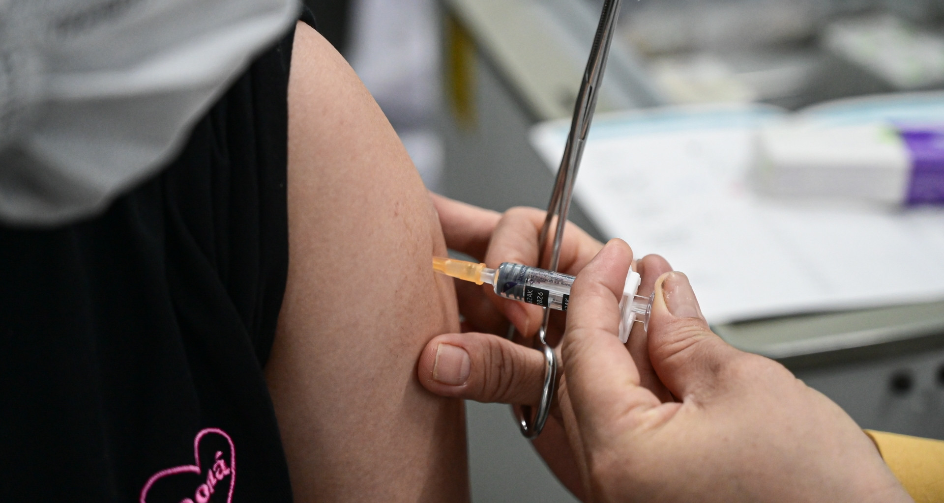 Manh mối khiến nữ y tá giả từng điều trị cho 4.000 người bị phanh phui