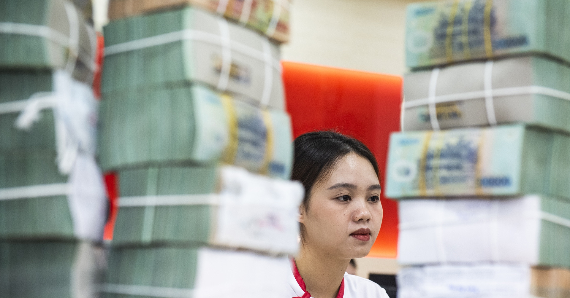 Lãi suất ngân hàng hôm nay 8/8/2025: Nhiều kỳ hạn vượt mốc 6%/năm