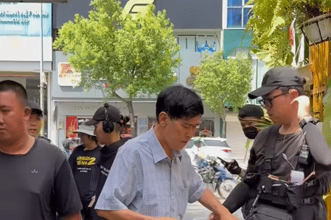 Phước Sang cần người dìu, trí nhớ suy giảm nghiêm trọng sau 3 lần đột quỵ