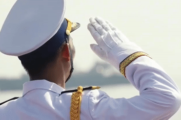 Thượng tướng Nguyễn Văn Nghĩa kiểm tra luyện tập diễu binh trên biển