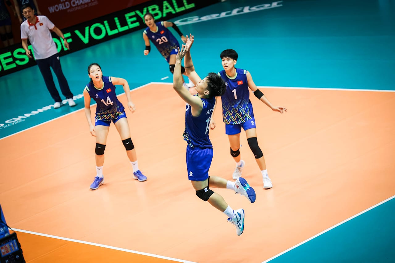 u21 bong chuyen viet nam Serbia 2.jpg