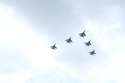 Biên đội Su-30MK2 phô diễn tuyệt kỹ ‘khoan trên lên gấp’, sẵn sàng bay mừng 2/9
