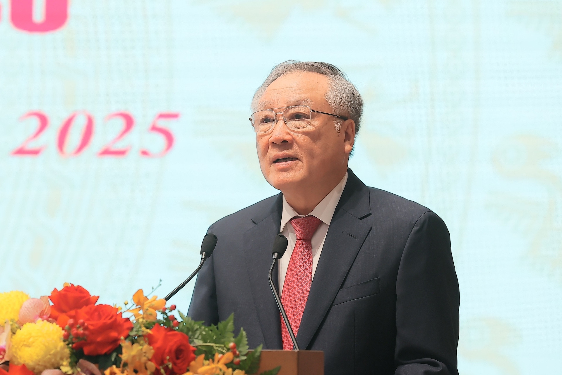 Cán bộ Văn phòng Chính phủ xử lý lượng công việc khổng lồ, nhiều đêm không ngủ