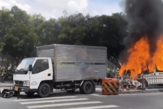 Cảnh sát lên tiếng trước thông tin ô tô cháy trước cổng đơn vị cứu hỏa nhưng không được dập