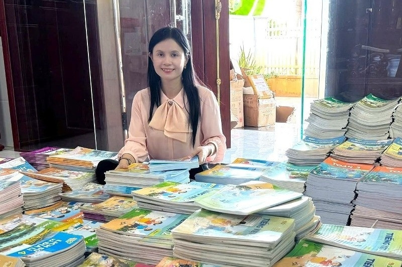 Cô giáo Ngữ văn và hành trình mang sách, xây nhà cho học sinh nghèo