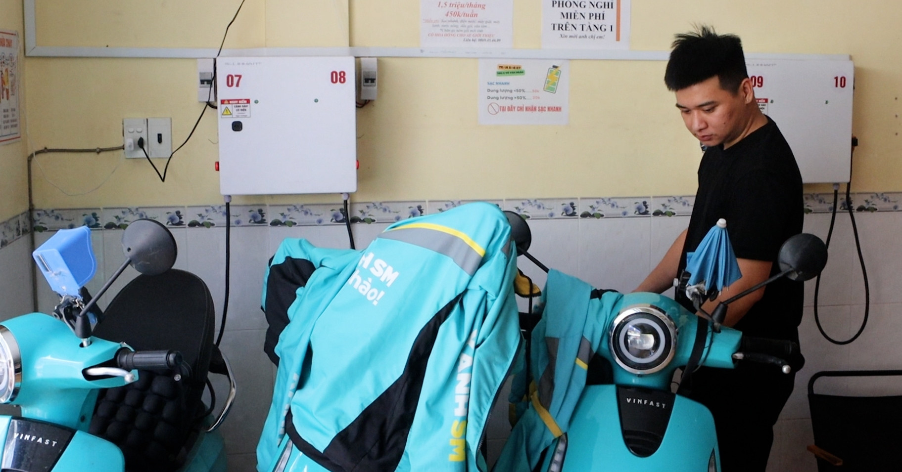 Mô hình cà phê kết hợp trạm sạc xe điện ‘nở rộ’, thu hút nhiều tài xế ở TPHCM