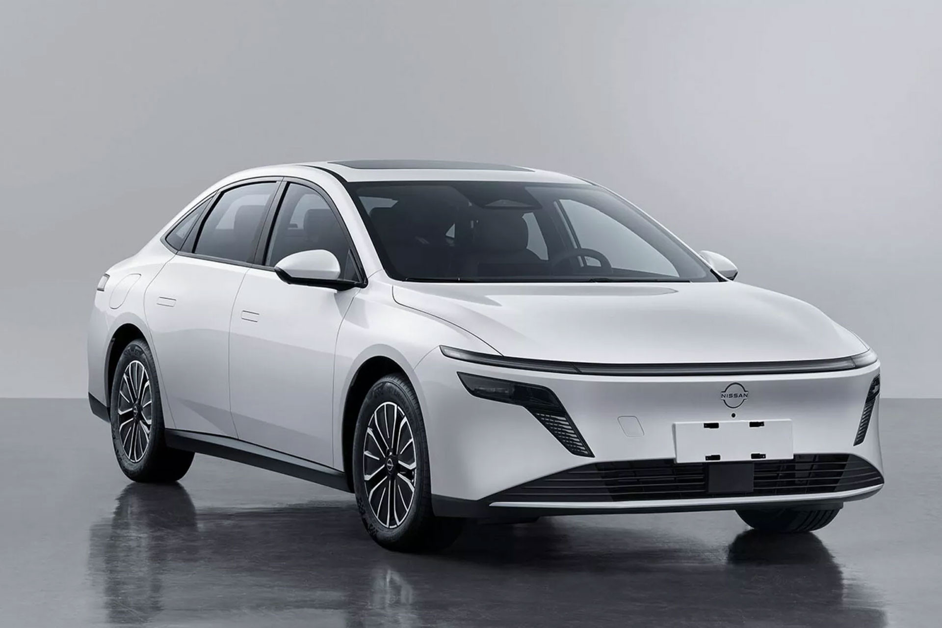 Nissan N6 PHEV China 3 2048x1178.jpg