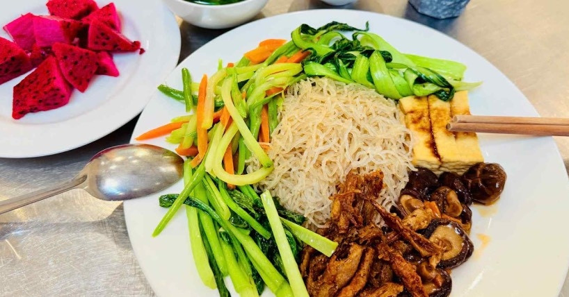 Nữ kế toán chỉ còn "da bọc xương" vì ăn chay chữa đái tháo đường