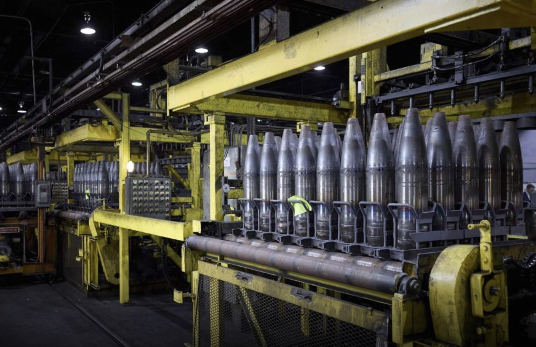 Rò rỉ tin Lầu Năm Góc cân nhắc chuyển vũ khí từ Ukraine về Mỹ