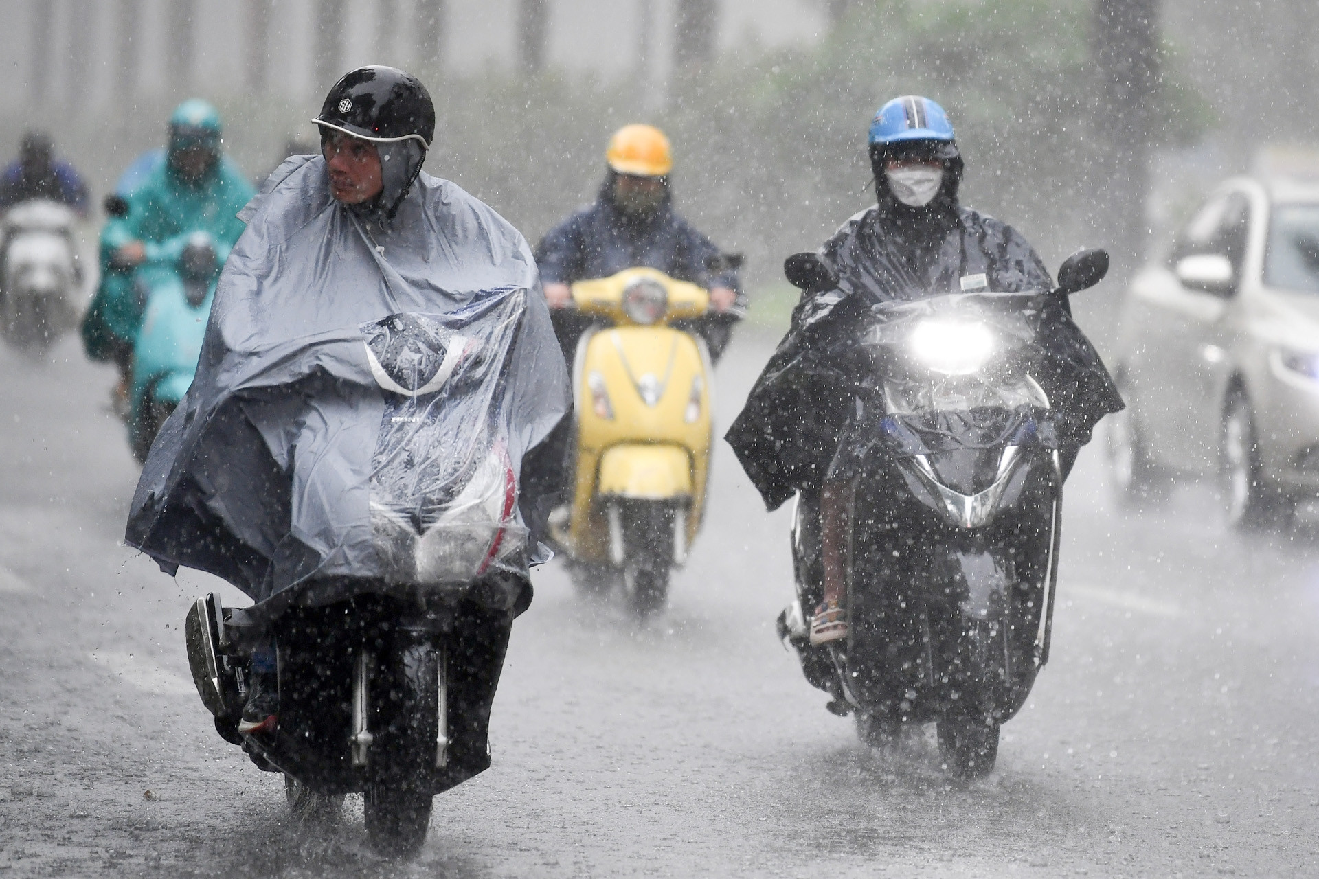 Thời tiết miền Bắc thất thường: Mưa lớn trở lại ngay sau đợt nắng nóng