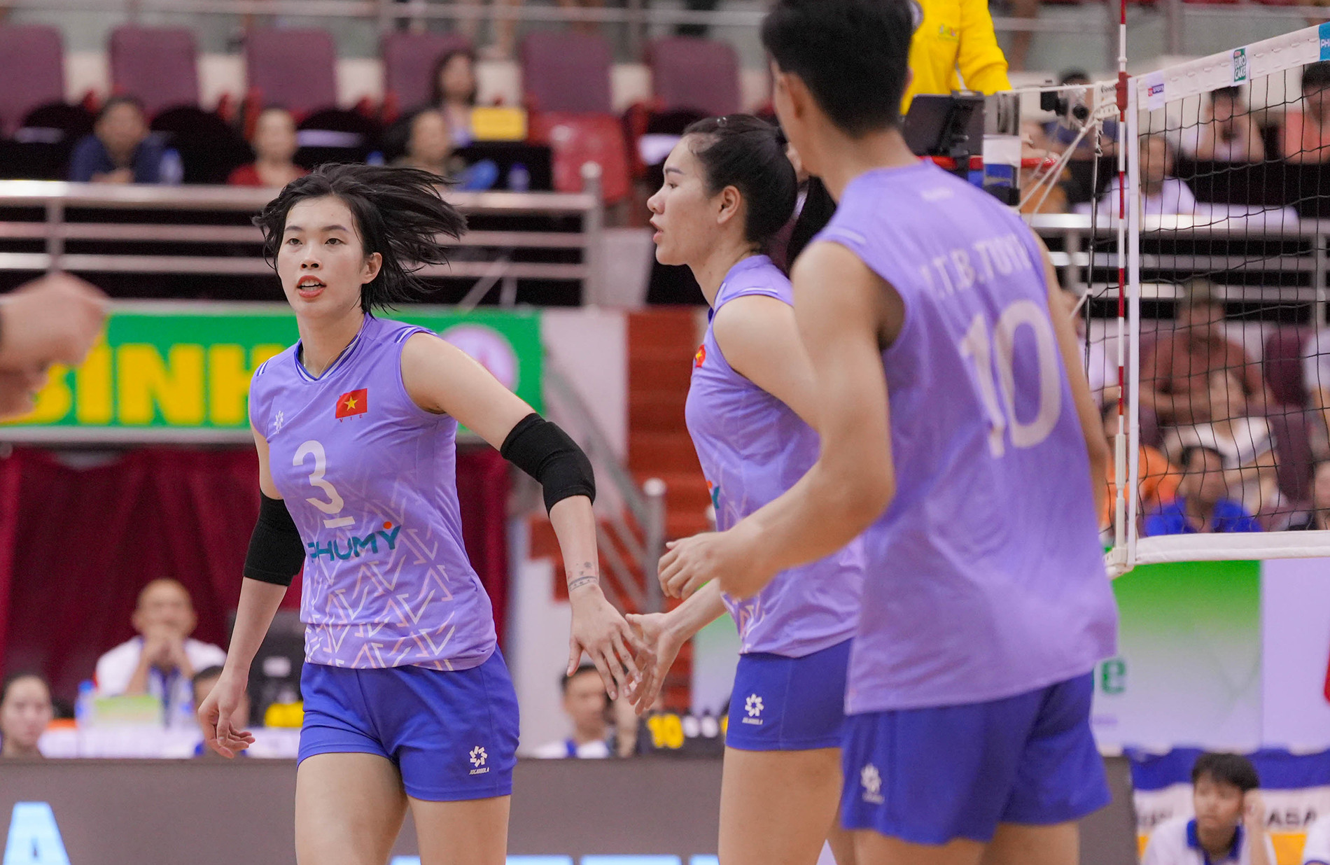 tuyen bong chuyen nu Viet Nam Indonesia 4.jpg