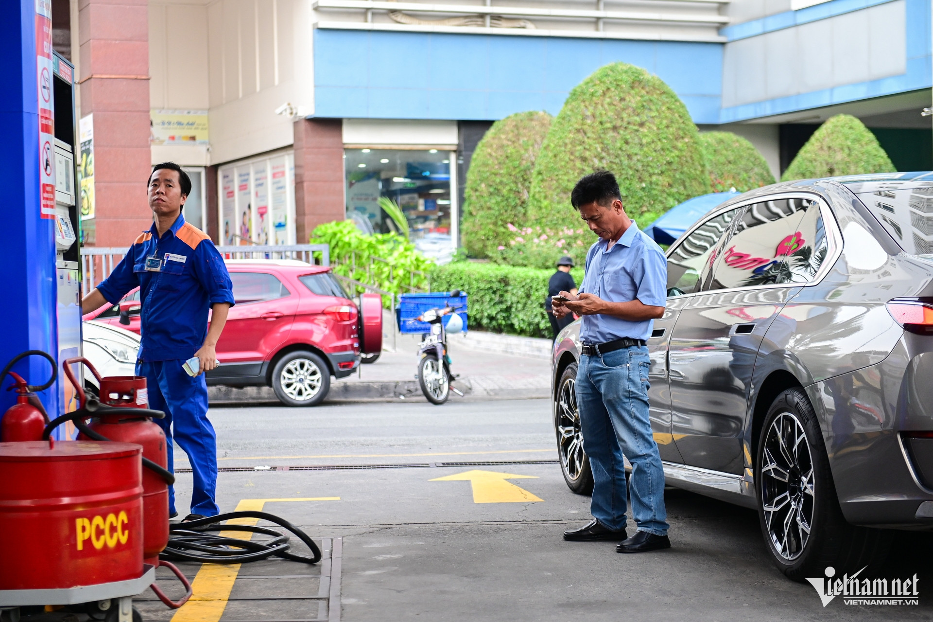 W-xăng dầu   Nguyễn Huế 15.jpg