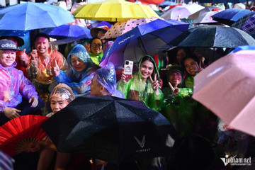 Mẹo tiết kiệm pin iPhone tối đa khi xem diễu binh, diễu hành 2/9