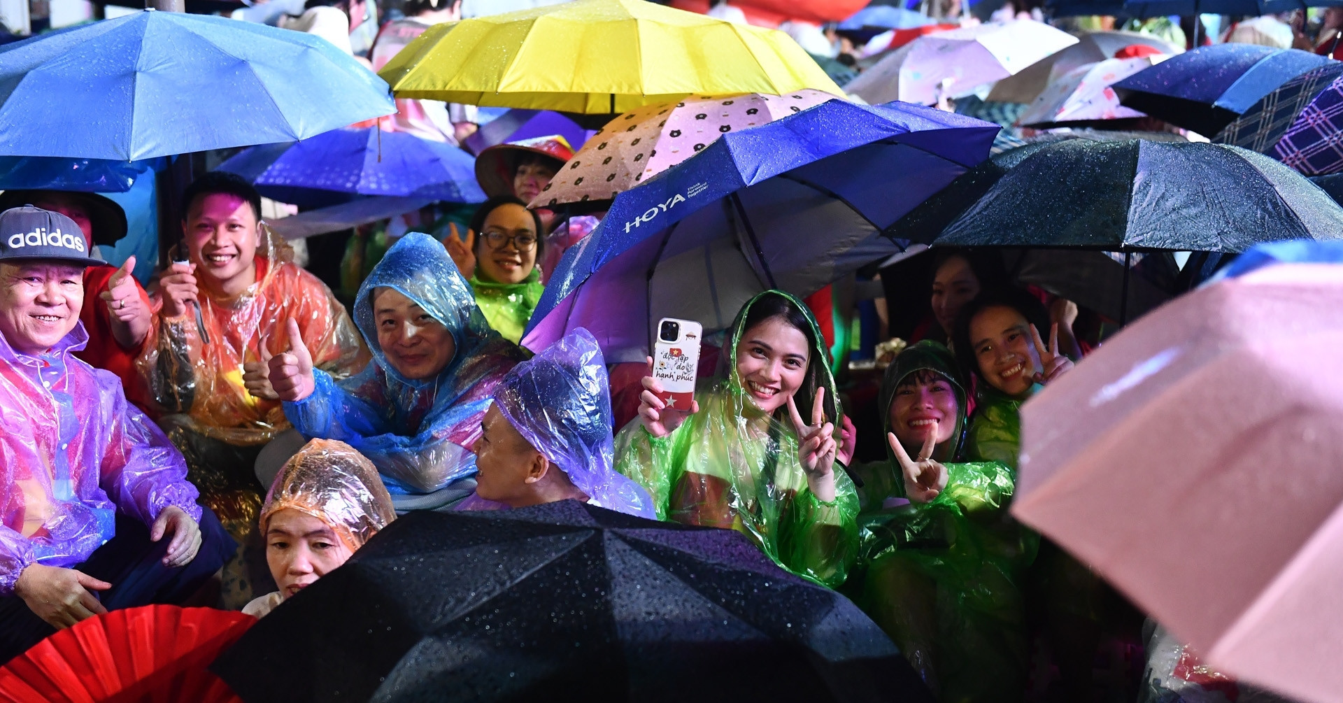 Mẹo tiết kiệm pin iPhone tối đa khi xem diễu binh, diễu hành 2/9