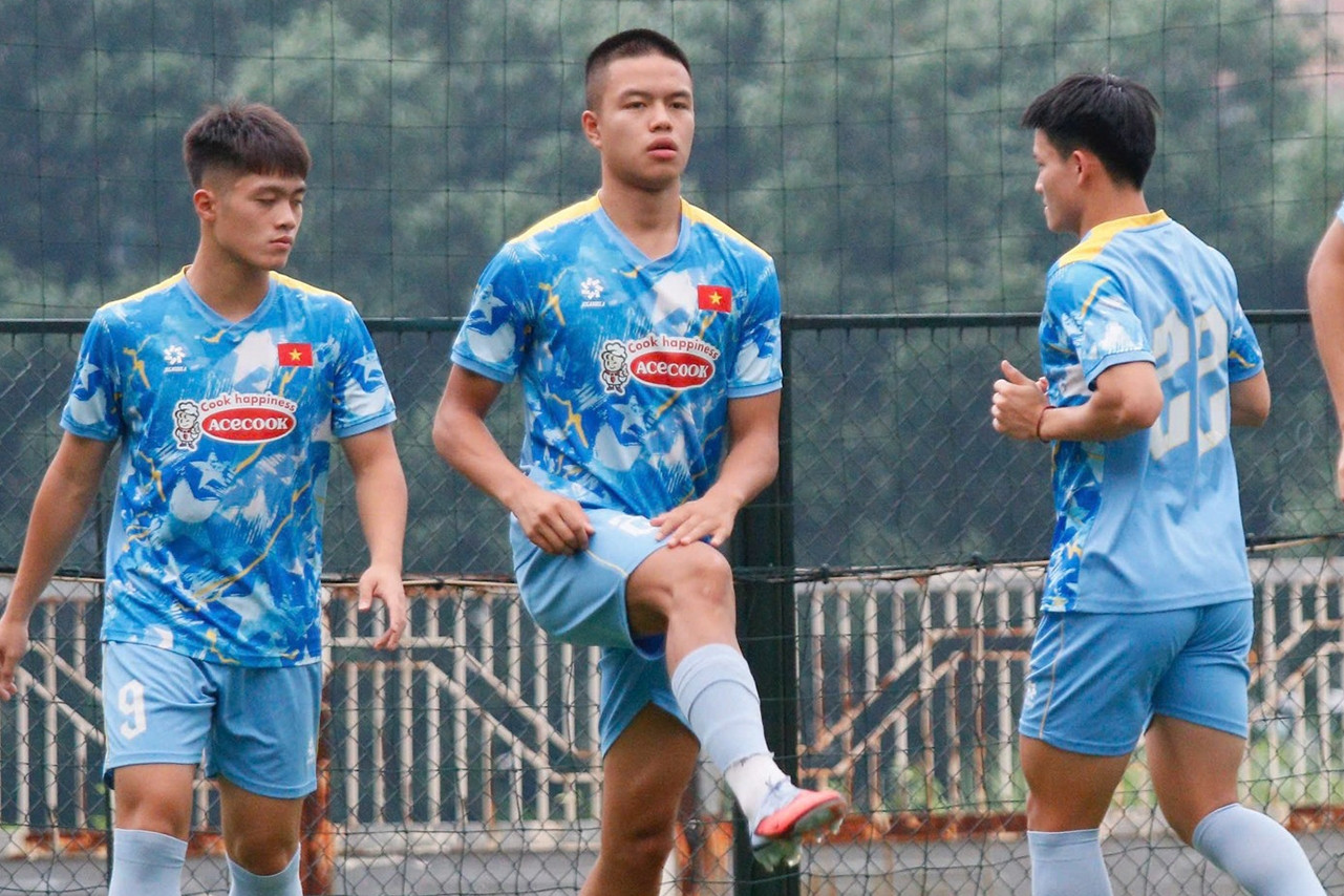 Cầu thủ Việt kiều tập sung ở U23 Việt Nam chờ ra sân giải châu Á