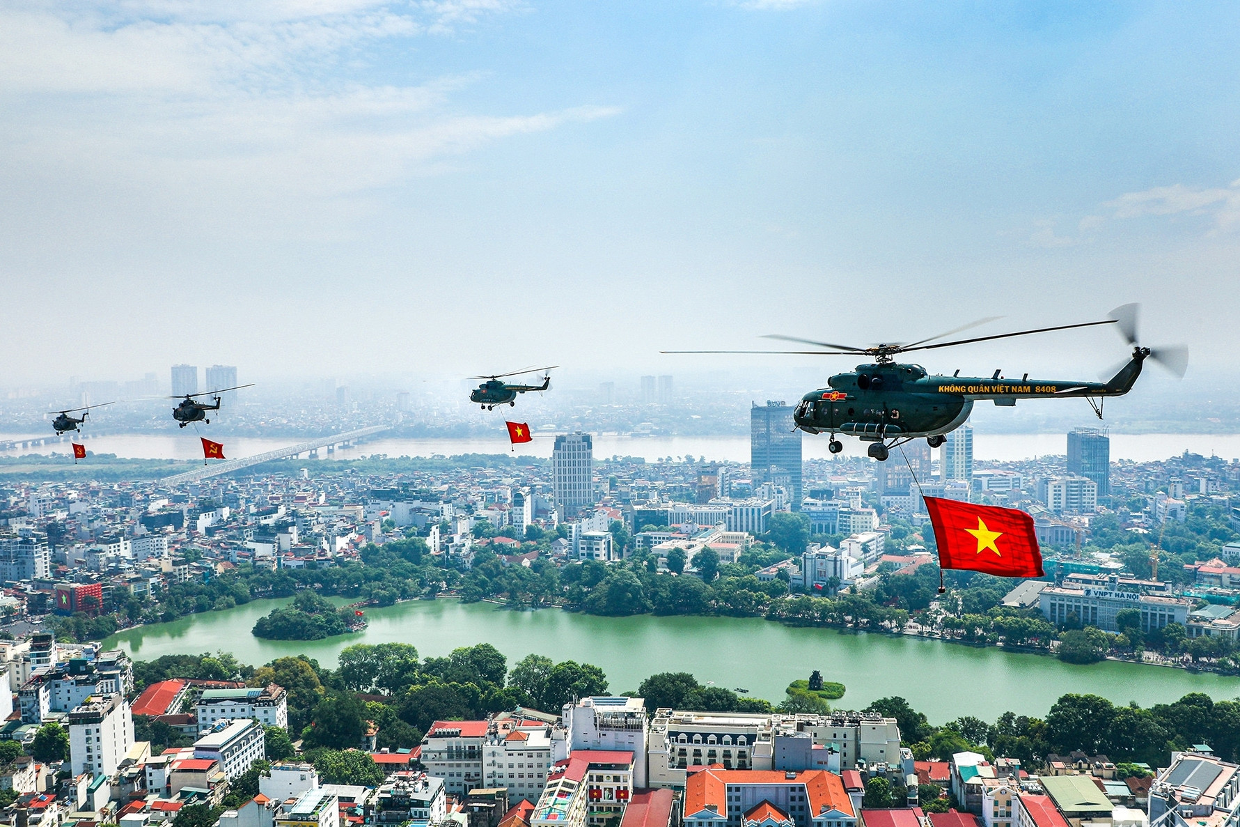 Cờ in máu chiến thắng mang hồn nước
