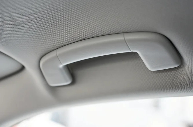 Đây mới là mục đích thực sự của tay nắm phía trên cửa xe