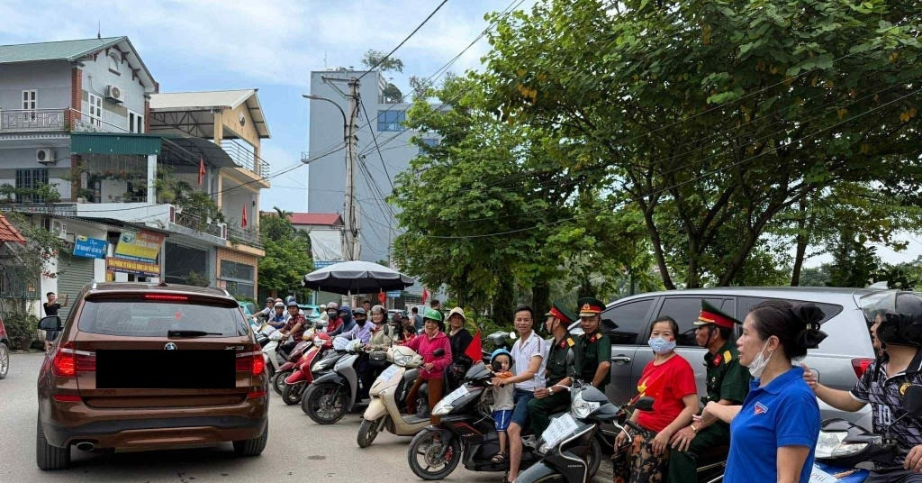 Khách đổ về triển lãm thành tựu đất nước, hành động của người dân ở Hà Nội nhận triệu lời khen