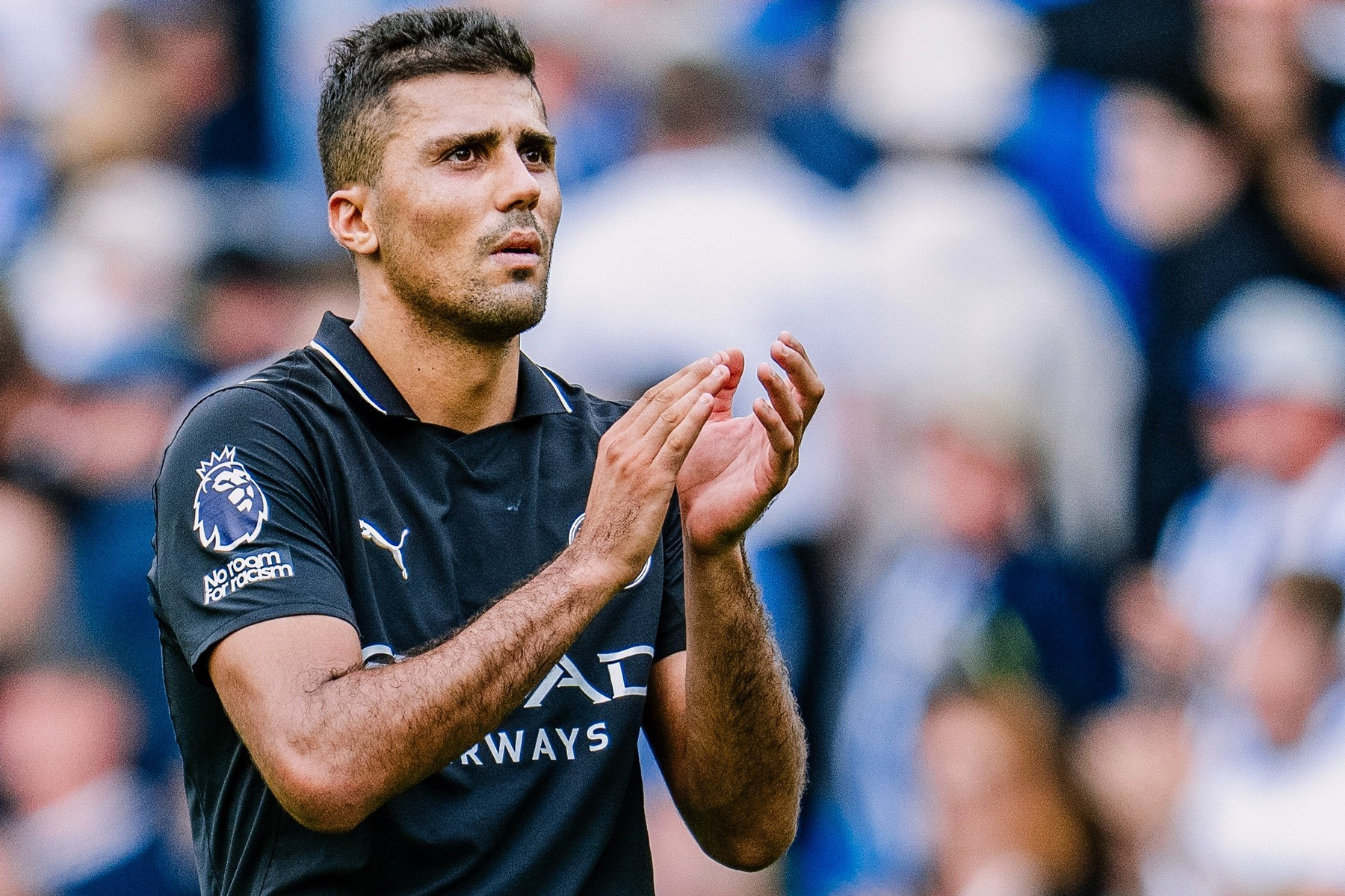 Man City thua bẽ bàng: Rodri cũng không thể cứu Pep Guardiola