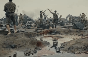 'Mưa đỏ' thu 350 tỷ, hạ bệ 2 phim ăn khách của Trấn Thành