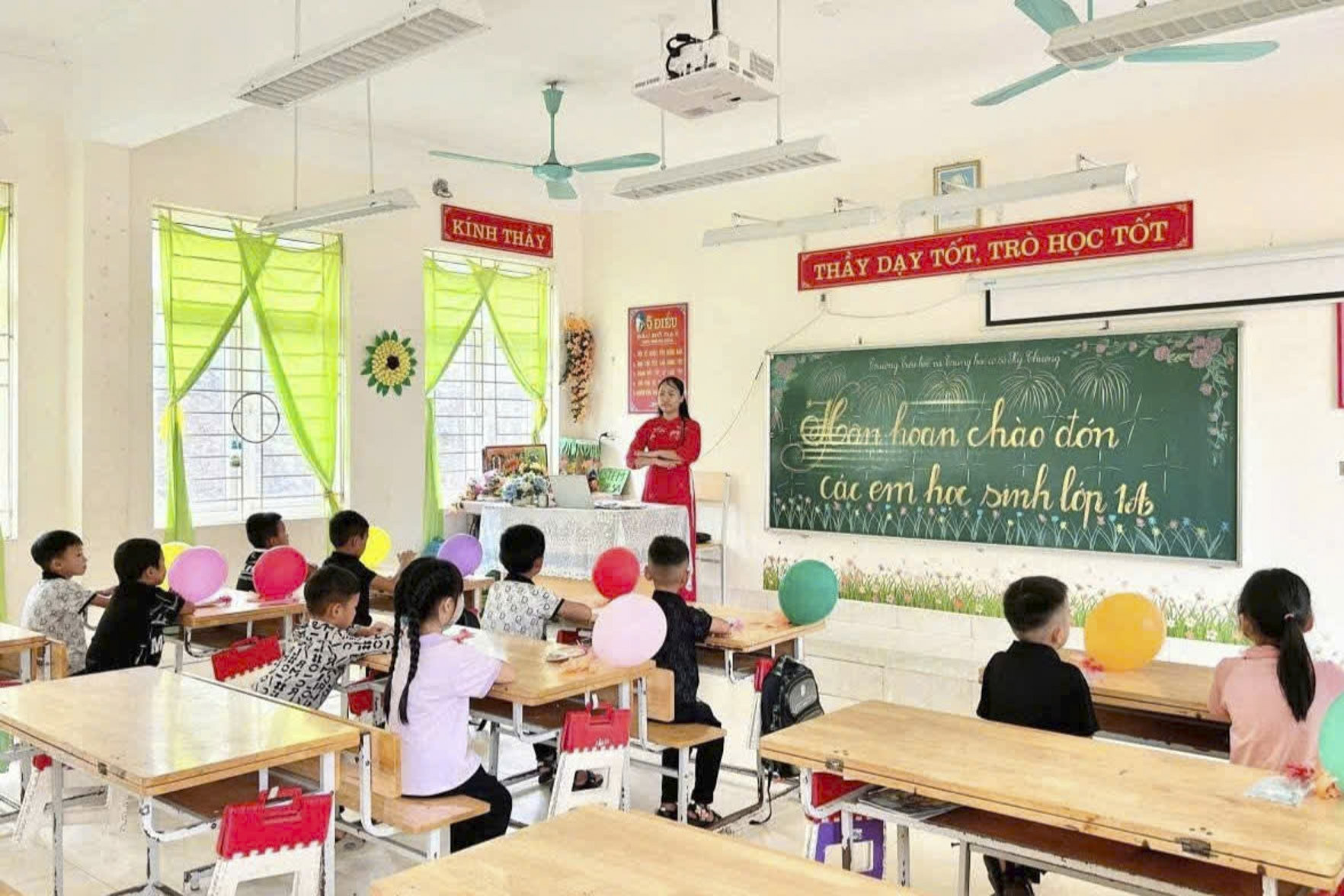 Cử nhân Sư phạm được bố trí nơi ở, thu nhập 10 triệu/tháng khi dạy học ở xã khó khăn