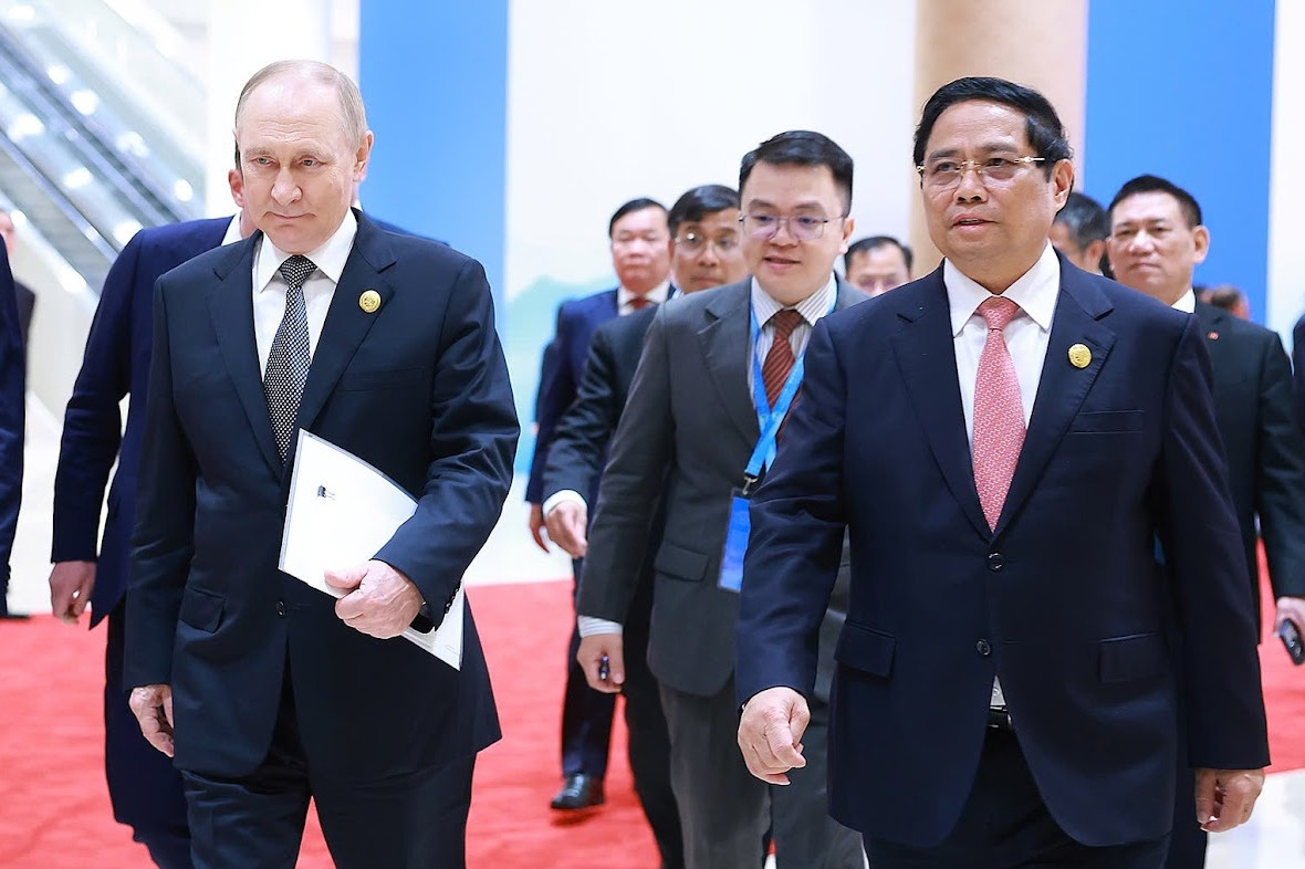 Thủ tướng Phạm Minh Chính gặp Tổng thống Nga Vladimir Putin