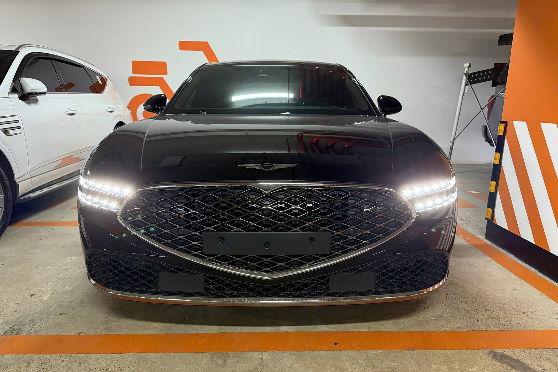 Xe sang Hàn Quốc Genesis G90 cực hiếm về Việt Nam bán đắt hơn cả Mercedes S450