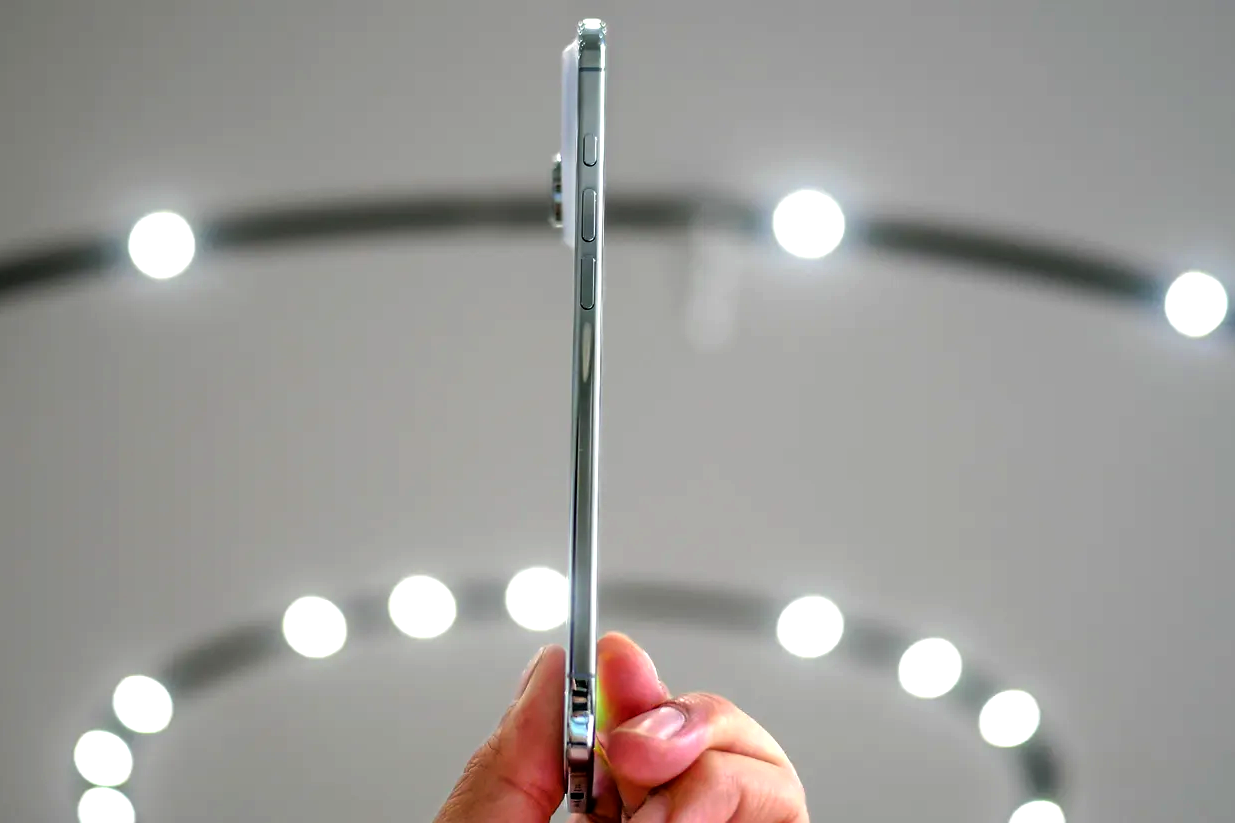 3 điểm yếu của iPhone Air và 'thuốc giải' của Apple