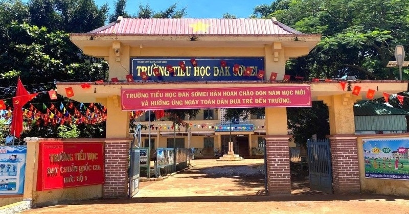 60% học sinh trong trường thiếu sách giáo khoa, hiệu trưởng lên mạng 'cầu cứu'