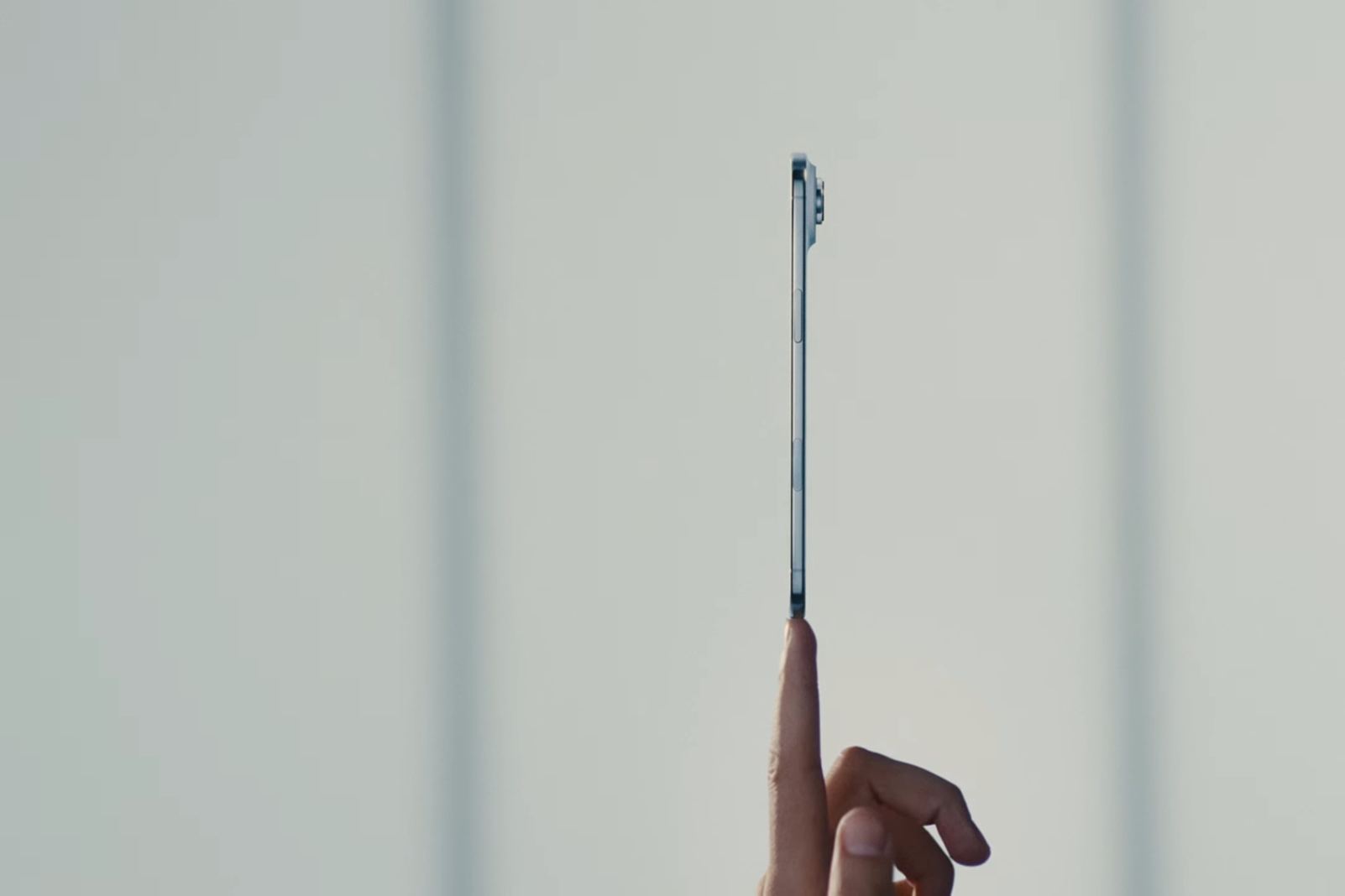 Apple ra mắt iPhone Air mỏng nhất lịch sử, chỉ 5,6mm nhưng mạnh như Pro