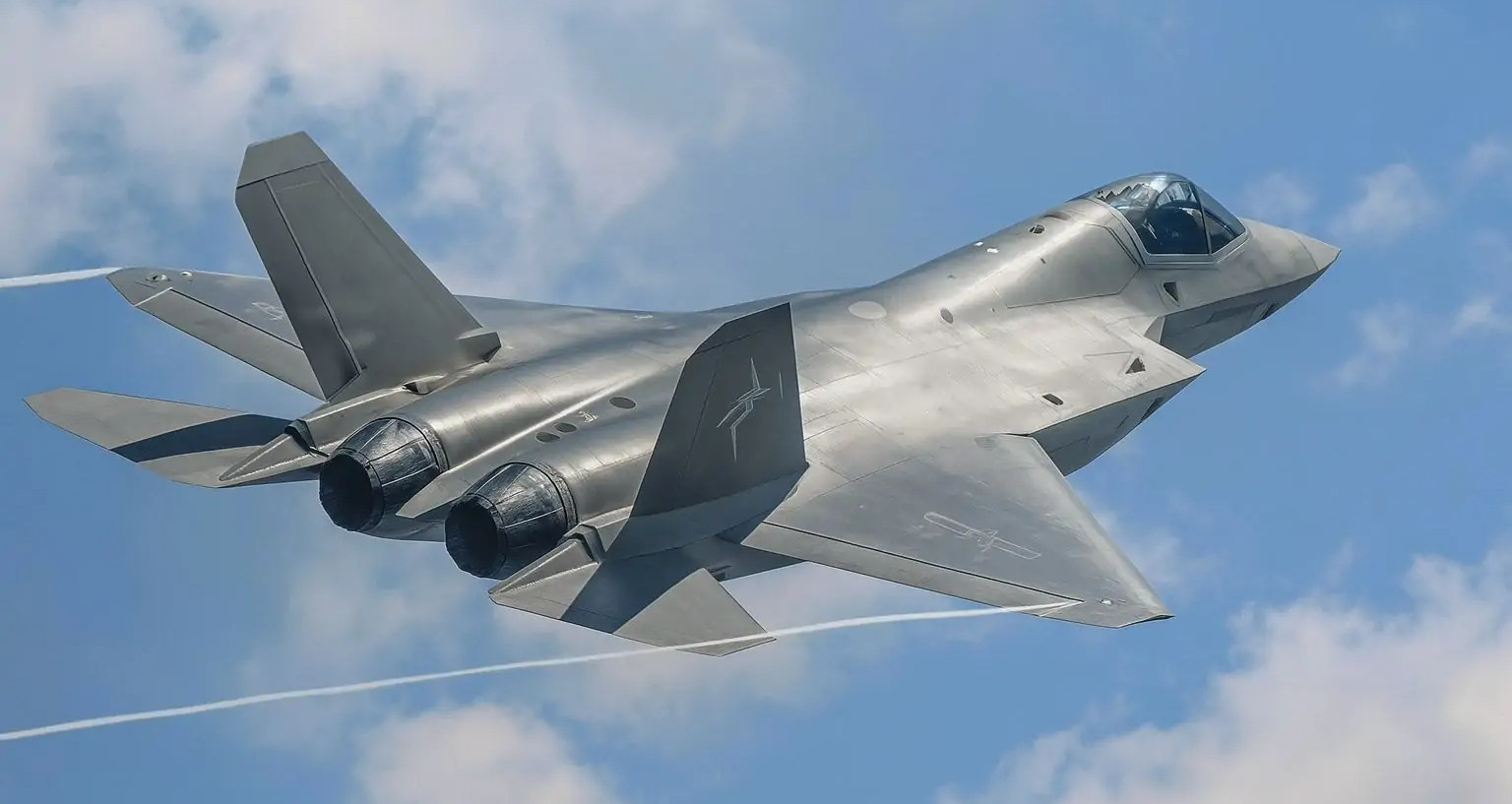 Bí mật công nghệ máy bay tàng hình J-35 Trung Quốc: Mang 6 tên lửa, tốc độ Mach 1.8, thách thức F-35, F-22 Mỹ