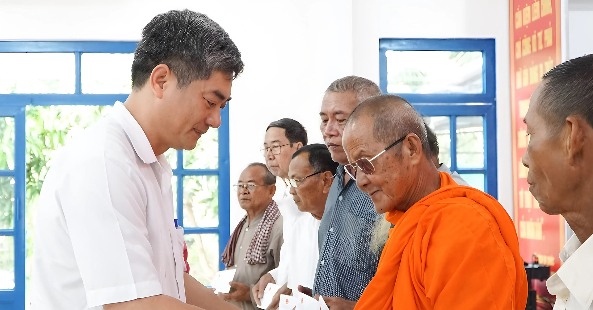 Cần bố trí cán bộ công tác dân tộc, tôn giáo riêng biệt, không lồng ghép