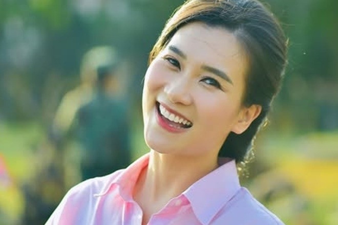 Chân dung BTV Khánh Trang vừa trở lại bản tin Thời sự 19h VTV