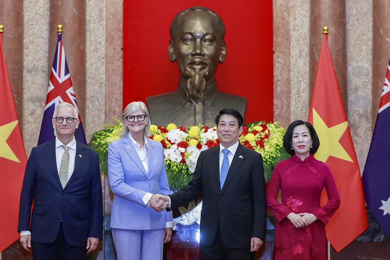 Chủ tịch nước và Phu nhân chủ trì lễ đón Toàn quyền Australia và Phu quân