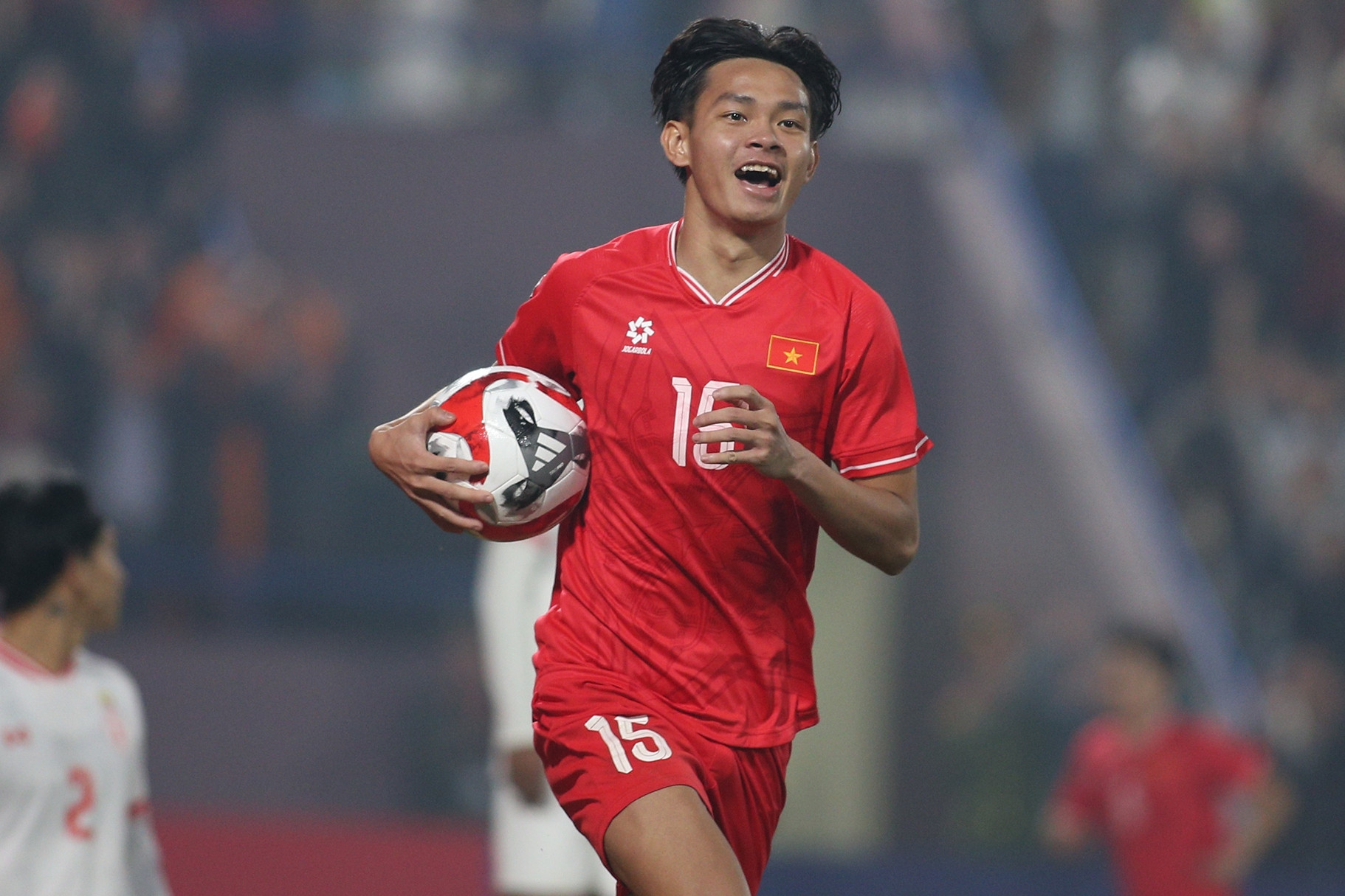 HLV Kim Sang Sik nhận tin cực vui từ đối tác của Xuân Son