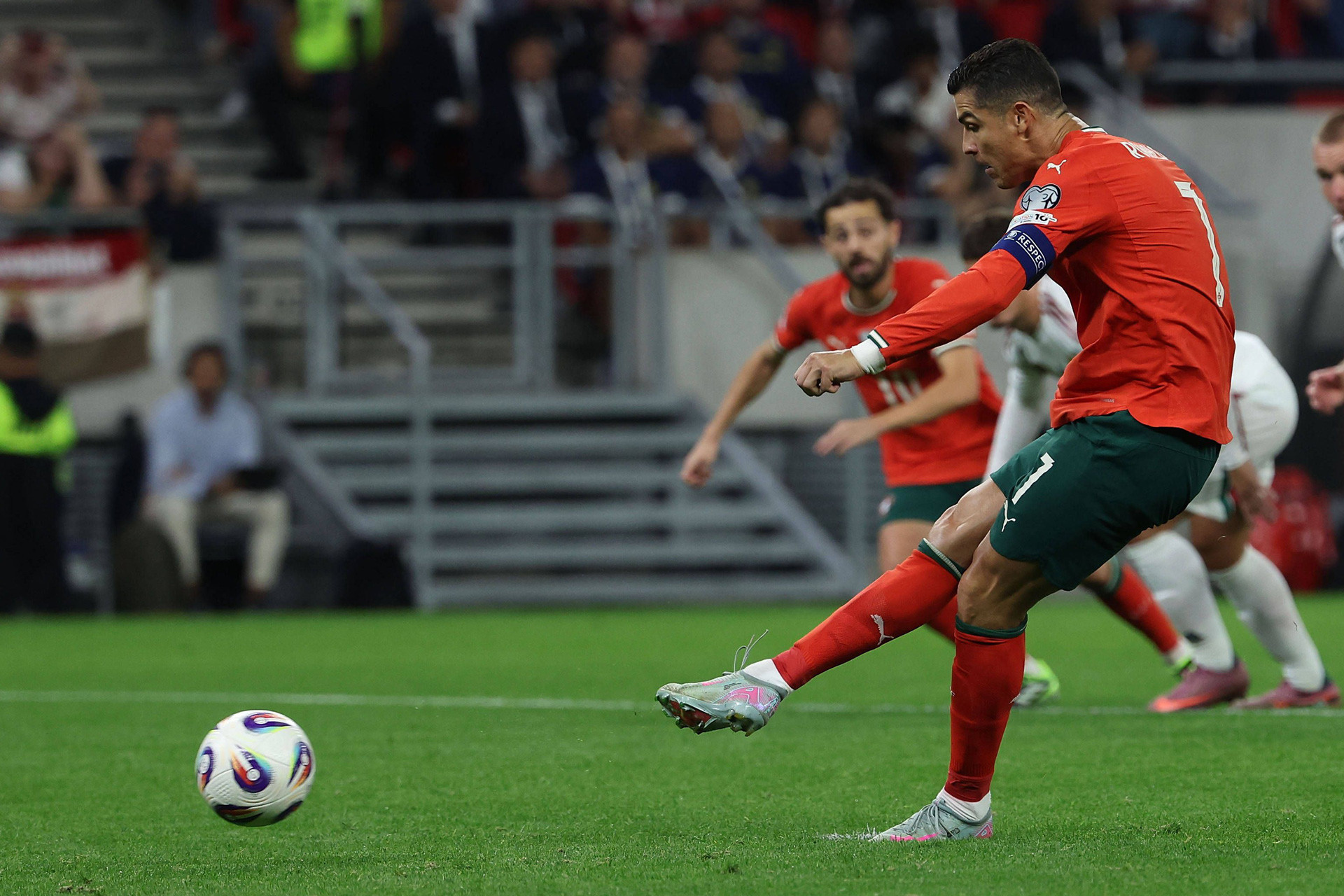 Imago - Ronaldo Hungary Bo Dao Nha.jpg